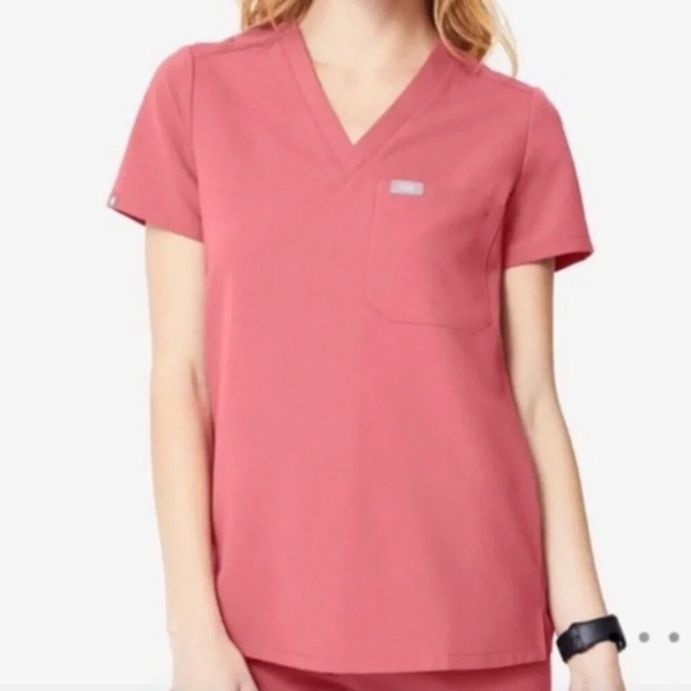 FIGS Catarina Scrub Top Small Quartz Coral Pink V Neck One Pocket FW1000